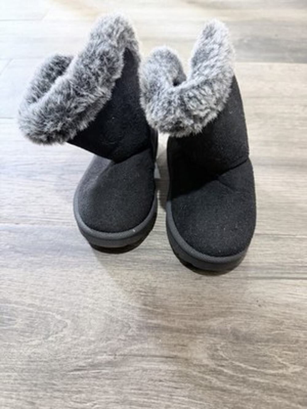 Kidgets 5/6 Girls Black With Faux Fur And Bow On Back Pull On Cozy Boots. Black